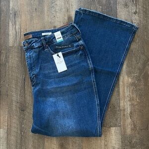 Judy Blue Women's Dark Blue Flare Jeans No holes!